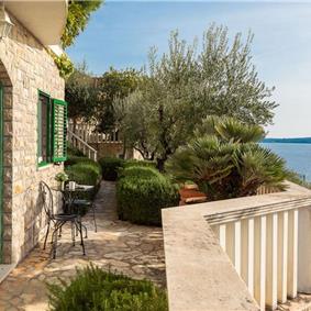 3 Bedroom Villa in Uvala Ljubljeva near Trogir, sleeps 6-7